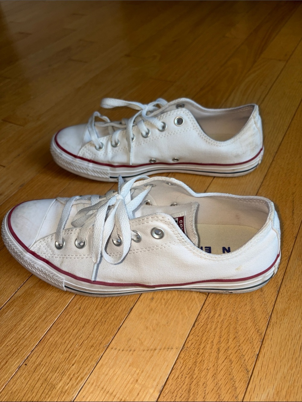 Converse White Low Top Sneakers - Picture 4 of 6